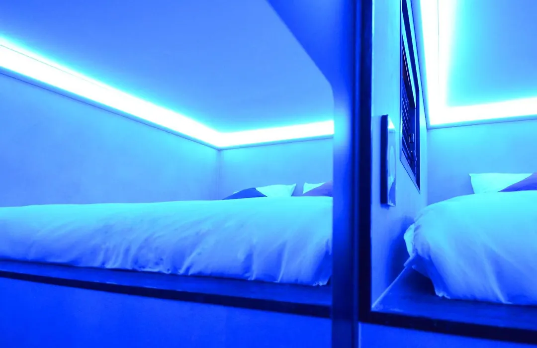 The Hyve Capsule hostel Amsterdam-1